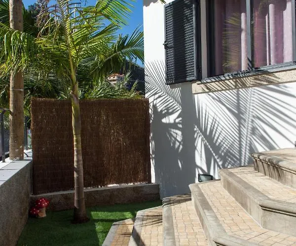“venik House” Sea_mountains_relaxing_barbecue * Funchal (Madeira)